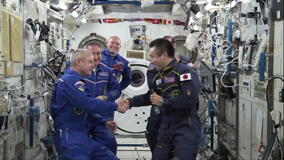 Space Station Crew Returns to Earth Today: Watch It Live Online